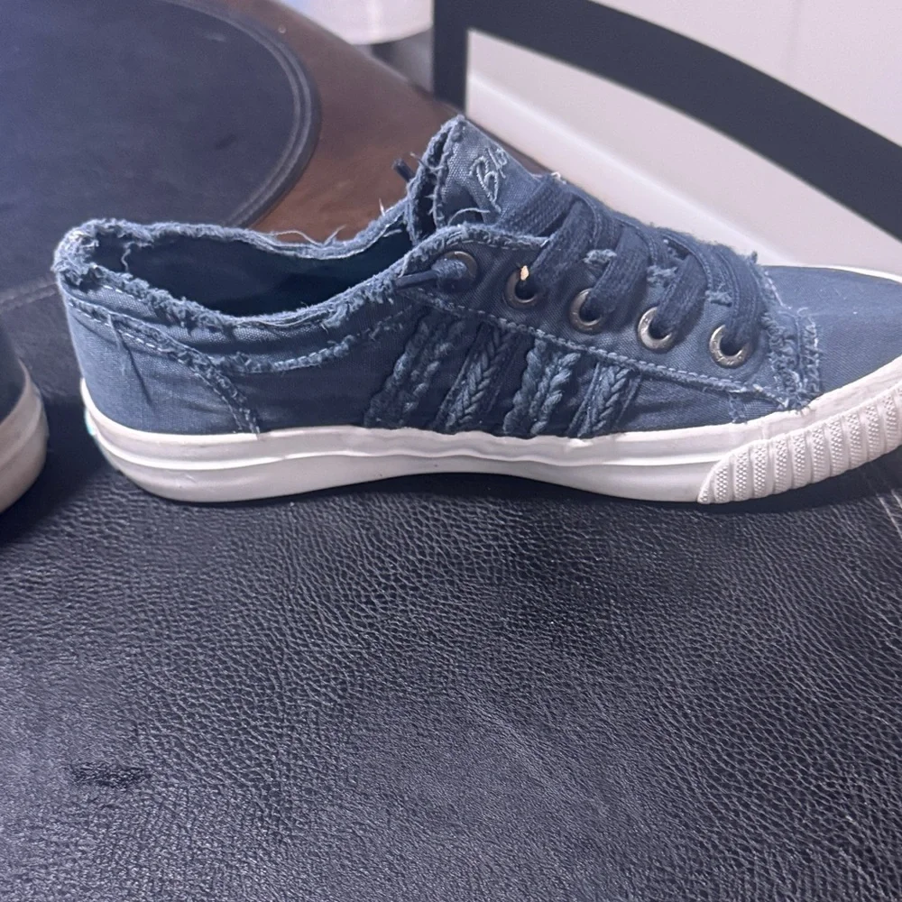 Women's Black Canvas Sneakers - Picture 4 of 7
